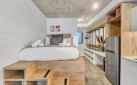 Secure Elegant Apartment Near Sea Point